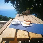Tra Montagne E Mare