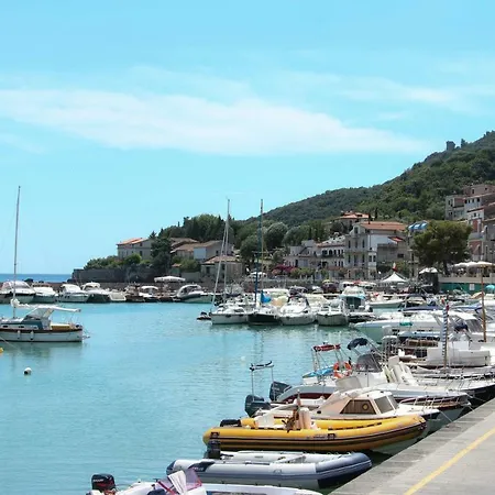 Tra Montagne E Mare * Ispani
