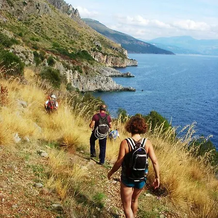Tra Montagne E Mare Lejlighed Ispani