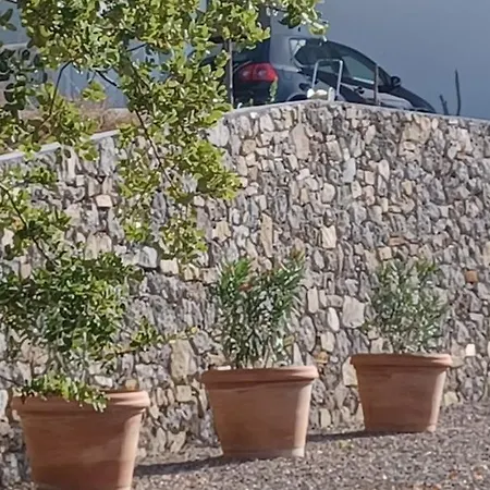 Tra Montagne E Mare Ispani