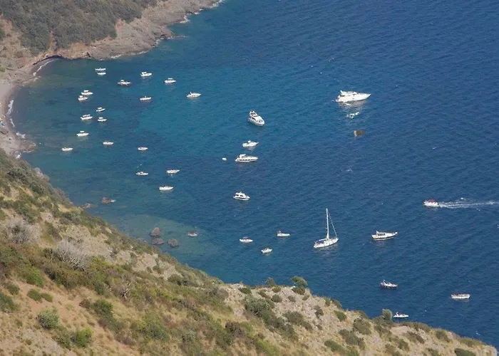 Appartement Tra Montagne E Mare *