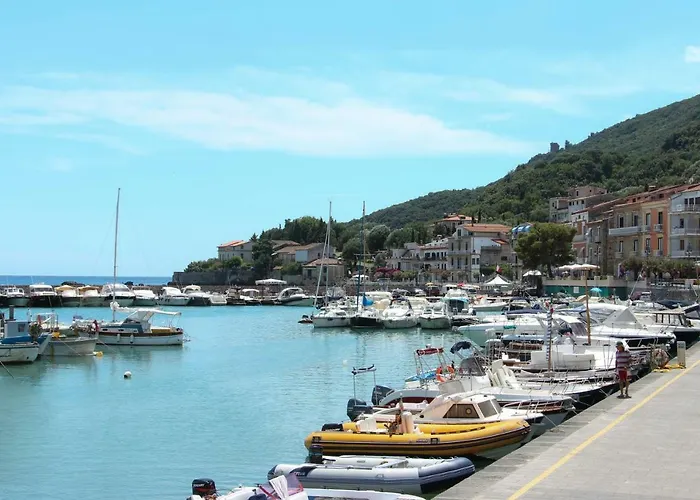 Tra Montagne E Mare * Ispani