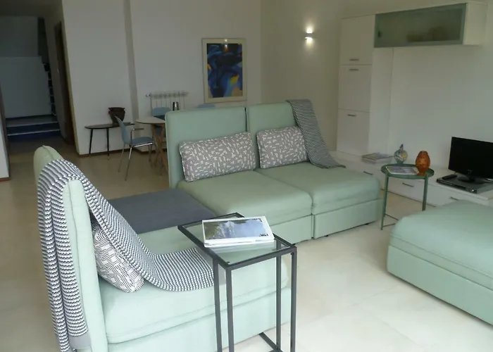 Tra Montagne E Mare Ispani